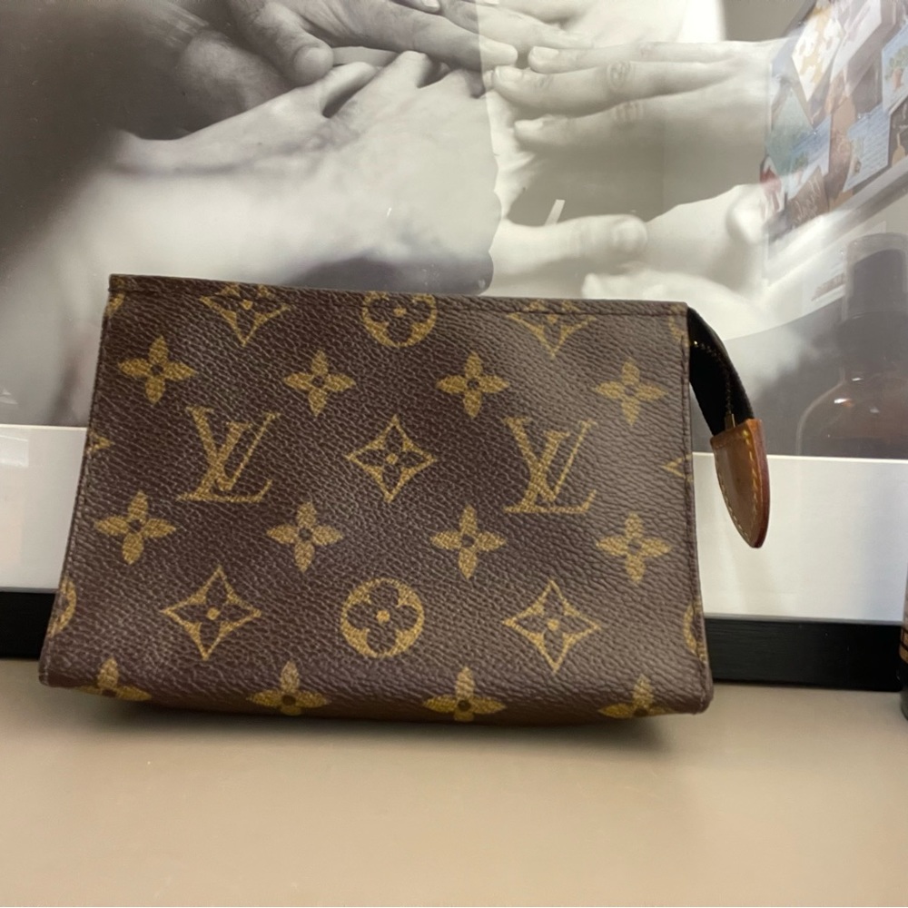 Vintage Louis Vuitton Toiletry 15 Monogram